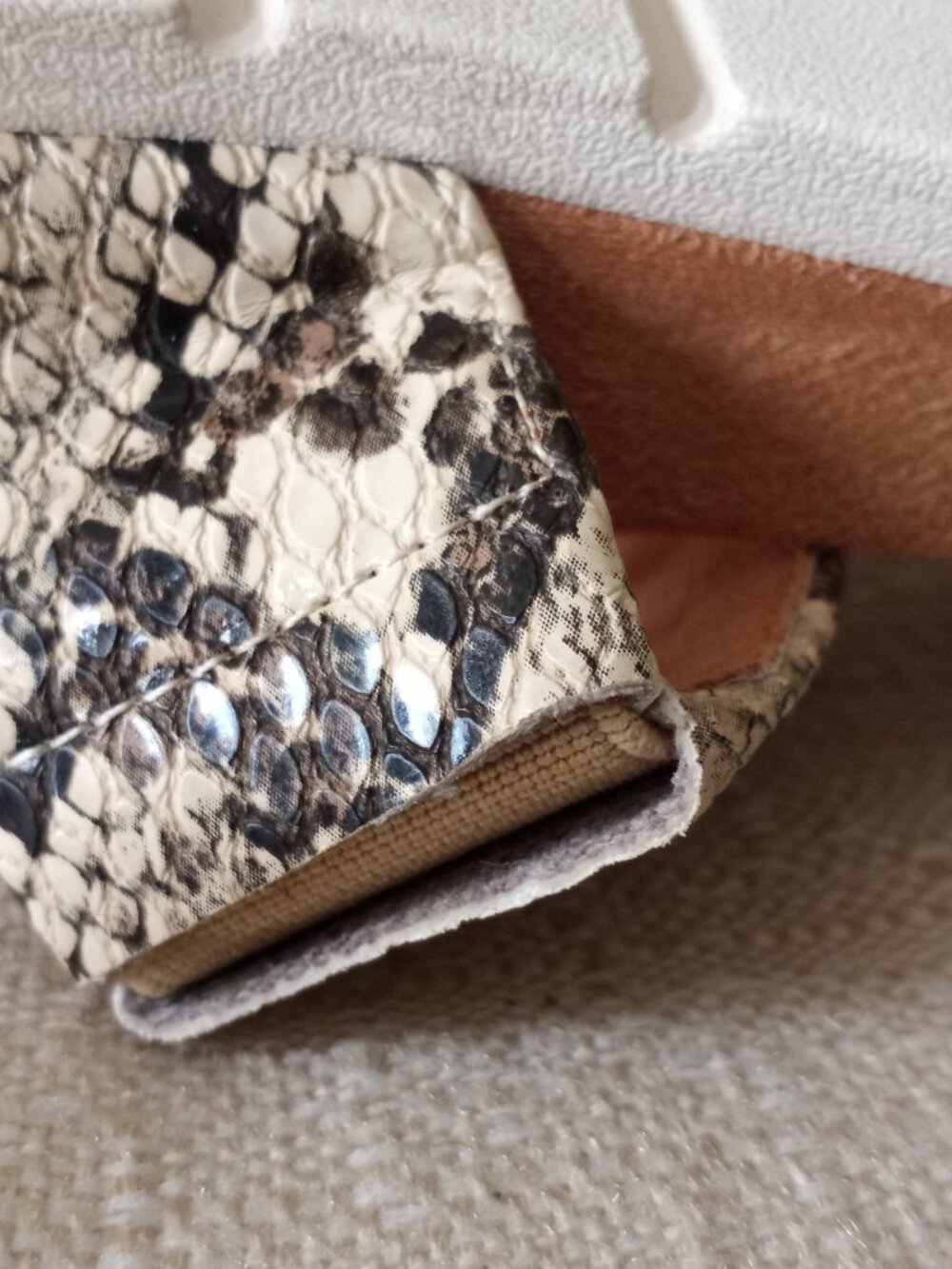 'CLIFFS' Faux reptile 'TAHLIE' Slide Sandal Size 7.5 EUC - Picture 5 of 15